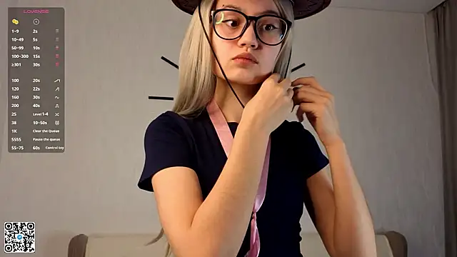 BeatrisRosel online show from March 2026 06:33:01 PM