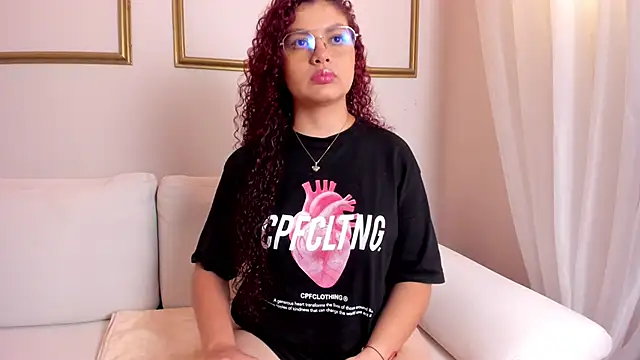 Snapshot of ZiaCarter_ chatting on February 2026 04:01:02 AM ZiaCarter online show from February 2026 04:01:02 AM