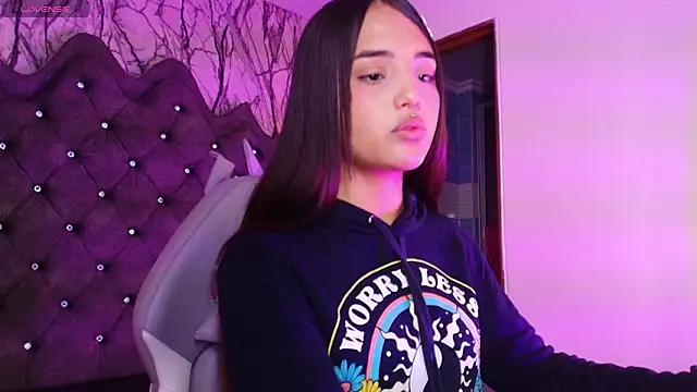 VellvetLuna online show from February 2026 12:44:02 PM