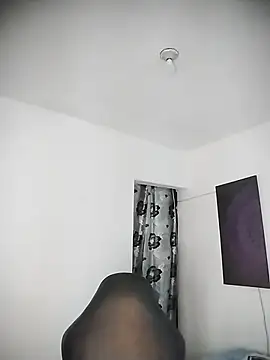 Snapshot of Roonie_garces chatting on May 2026 11:55:02 PM Roonie garces online show from May 2026 11:55:02 PM