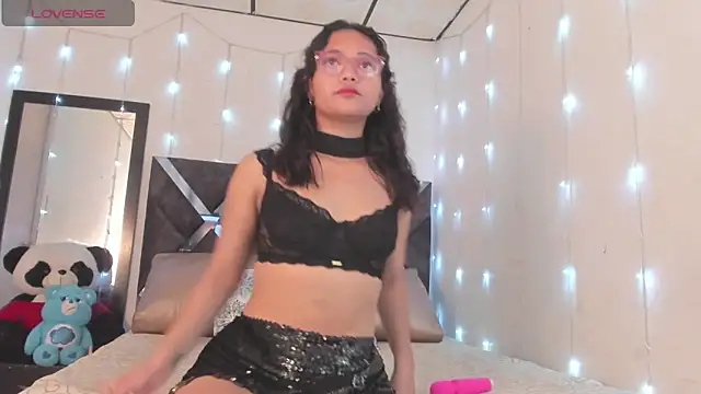 Snapshot of Mariana_toress chatting on February 2026 12:57:01 PM Mariana toress online show from February 2026 12:57:01 PM