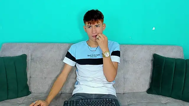 Snapshot of NicolasTorrez chatting on March 2026 07:32:02 PM NicolasTorrez online show from March 2026 07:32:02 PM