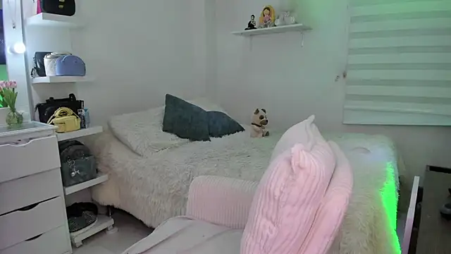 anitatoro 0 online show from May 2026 10:17:01 PM