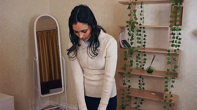 Snapshot of AndraScaff chatting on February 2026 07:51:01 AM AndraScaff online show from February 2026 07:51:01 AM