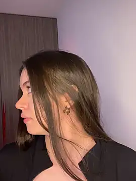 Snapshot of alyabelova chatting on March 2026 04:23:01 AM alyabelova online show from March 2026 04:23:01 AM