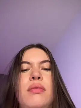 Snapshot of alyabelova chatting on April 2026 04:44:02 AM alyabelova online show from April 2026 04:44:02 AM