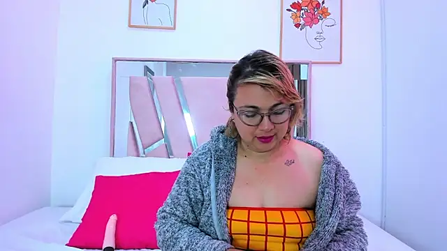 DariaLuca online show from April 2026 11:45:02 AM