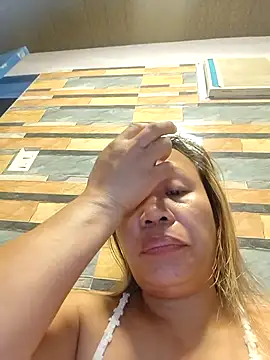 Snapshot of squirtshantal chatting on March 2026 10:33:01 PM squirtshantal online show from March 2026 10:33:01 PM