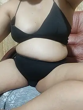 squirtshantal online show from July 2026 08:41:02 PM