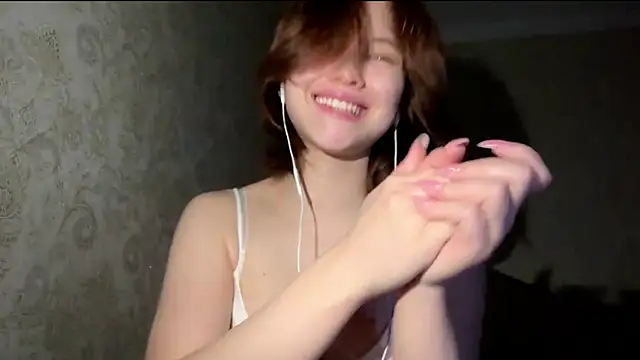 Snapshot of TrueViva chatting on May 2026 04:04:02 PM TrueViva online show from May 2026 04:04:02 PM