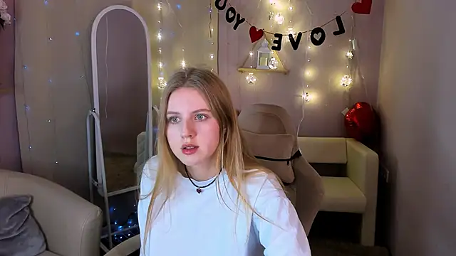 Kelly  White online show from February 2026 02:56:02 PM