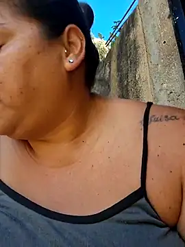 Snapshot of Juli_Powl chatting on March 2026 12:32:01 PM Juli Powl online show from March 2026 12:32:01 PM