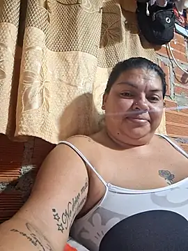 Juli Powl online show from April 2026 11:24:01 PM