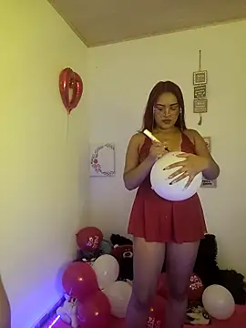 Snapshot of Aleja_Sammy chatting on February 2026 03:20:01 PM Aleja Sammy online show from February 2026 03:20:01 PM