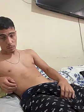 Snapshot of Gabrielzz00 chatting on February 2026 02:56:02 PM Gabrielzz00 online show from February 2026 02:56:02 PM