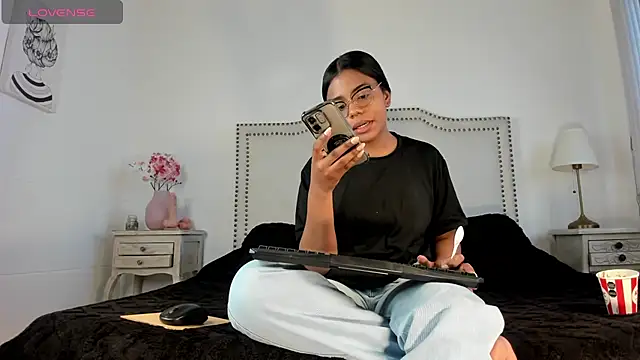 madii lenon online show from June 2026 08:40:02 PM