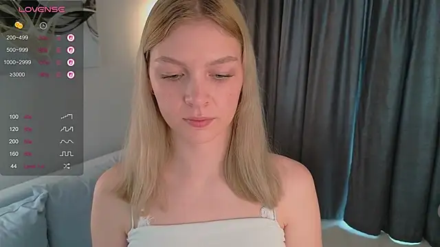 CynthiaaStone online show from April 2026 07:27:01 AM