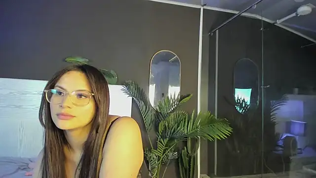 Mia noiir online show from May 2026 04:08:01 AM