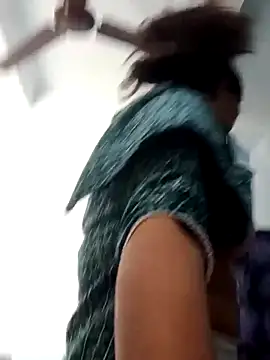 Snapshot of Anushka_Singh0 chatting on March 2026 04:18:01 AM Anushka Singh0 online show from March 2026 04:18:01 AM