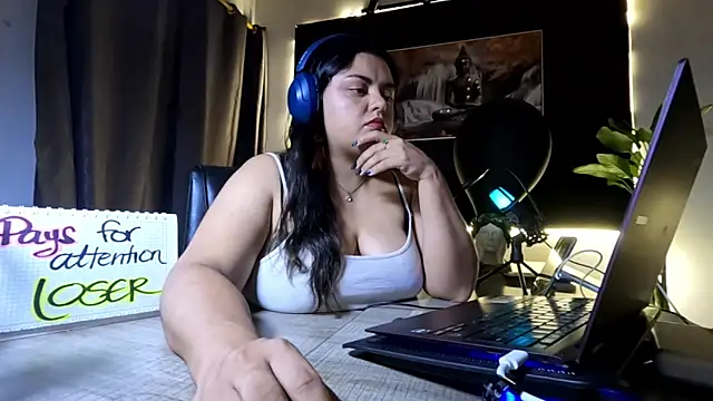 AzaraOnyx online show from June 2026 04:51:02 PM