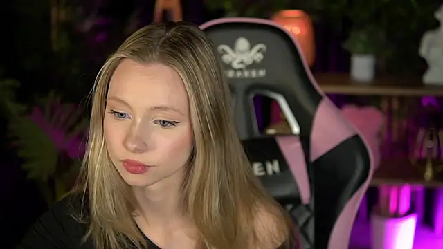 SweetDaisy me online show from February 2026 03:41:02 PM