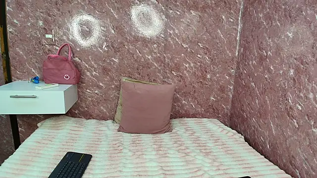 Daphne sweett online show from March 2026 12:38:02 PM