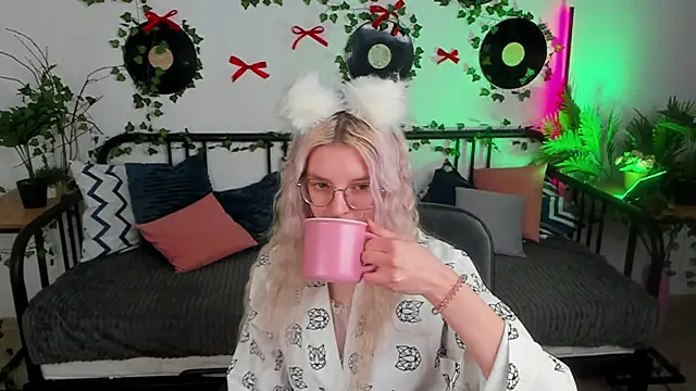 TiffanyPeachi online show from February 2026 10:47:02 AM