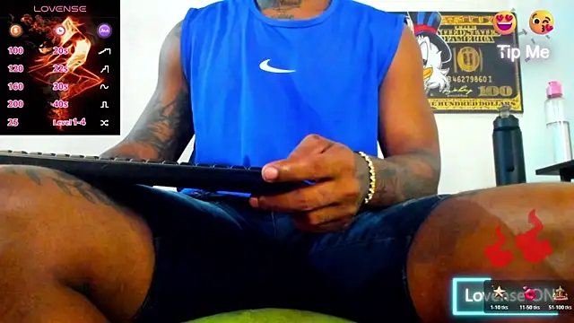 Snapshot of ZIANY_25CM chatting on March 2026 10:04:01 PM ZIANY 25CM online show from March 2026 10:04:01 PM