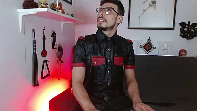 Thom sam  online show from March 2026 11:23:02 PM