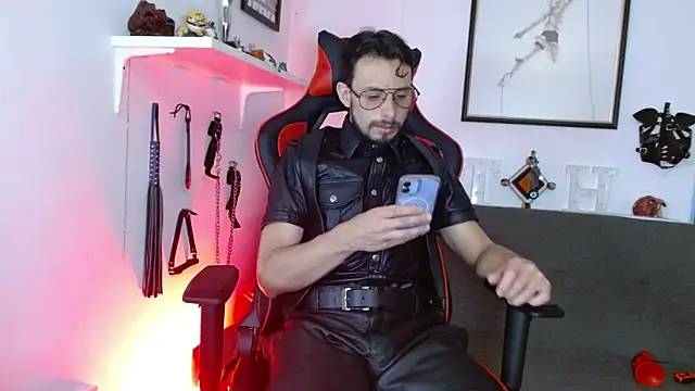 Thom sam  online show from April 2026 12:53:01 AM