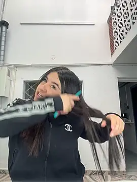 Anya Volker online show from March 2026 11:49:01 AM