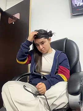 Anya Volker online show from March 2026 12:06:02 PM