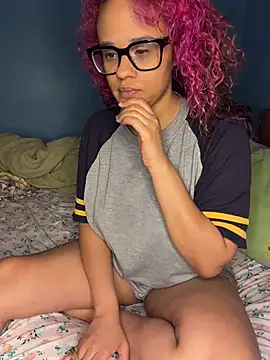 Snapshot of VelvetVixen_735 chatting on June 2026 07:33:02 AM VelvetVixen 735 online show from June 2026 07:33:02 AM