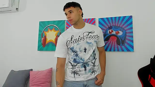 Snapshot of Thomas_walker14 chatting on March 2026 01:05:02 PM Thomas walker14 online show from March 2026 01:05:02 PM