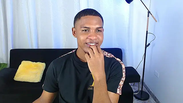 MaxCum18  online show from February 2026 02:04:02 PM