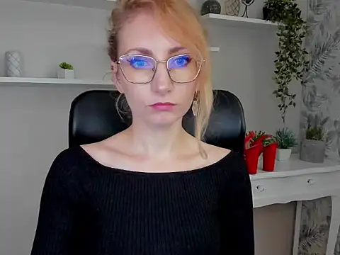 CinderellaMoon online show from February 2026 06:24:01 AM