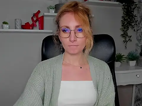 CinderellaMoon online show from March 2026 06:18:01 AM