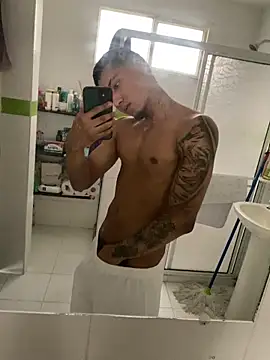 Thiagoo2331 online show from April 2026 08:21:01 PM