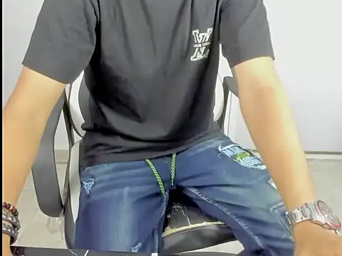 Snapshot of badboy_master chatting on February 2026 07:32:02 PM badboy master online show from February 2026 07:32:02 PM