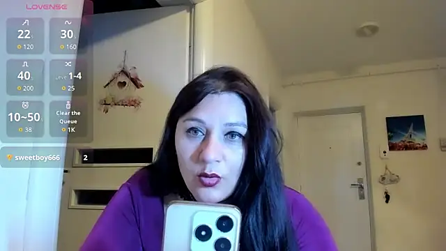 EVELYNA88 online show from May 2026 07:42:02 PM