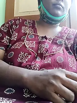 Snapshot of tamilkaviya431 chatting on April 2026 11:16:01 AM tamilkaviya431 online show from April 2026 11:16:01 AM