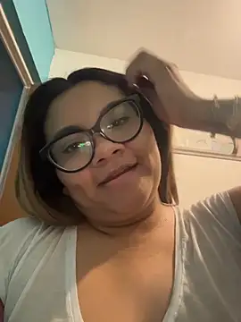 Snapshot of ludmila_x chatting on April 2026 05:03:02 AM ludmila x online show from April 2026 05:03:02 AM