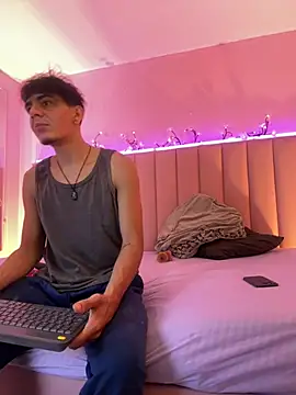 abrilandjulian online show from June 2026 11:31:01 AM