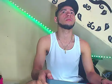 Snapshot of Jhon_malo chatting on March 2026 05:54:01 PM Jhon malo online show from March 2026 05:54:01 PM