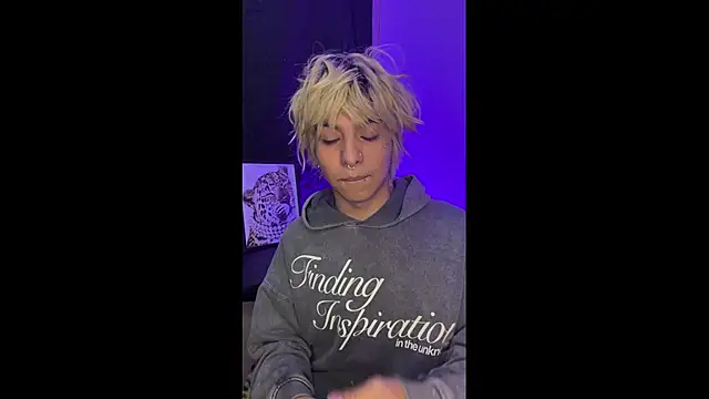 prince oliverr online show from April 2026 02:45:02 AM