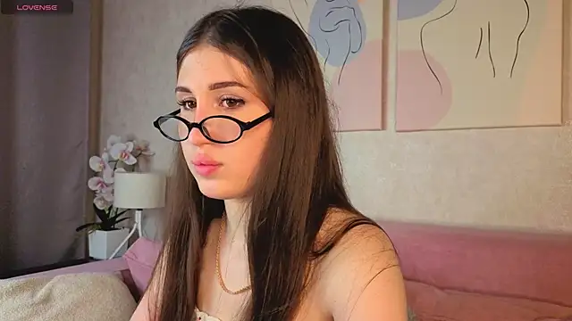 Emily Lews online show from June 2026 09:09:02 AM