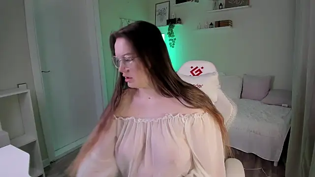 Laura CollinsS online show from March 2026 12:50:01 AM