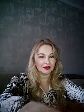 RossieGlow49 online show from February 2026 02:47:01 PM