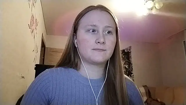 Snapshot of AnikaLipps chatting on April 2026 01:33:01 AM AnikaLipps online show from April 2026 01:33:01 AM