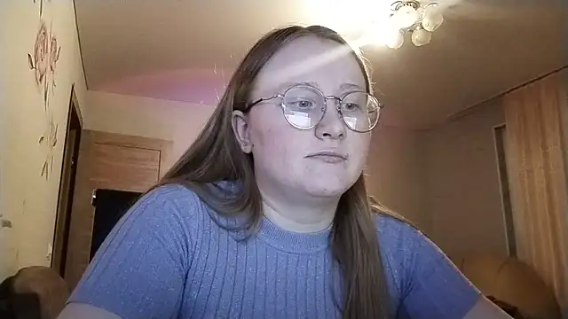 Snapshot of AnikaLipps chatting on April 2026 11:21:02 PM AnikaLipps online show from April 2026 11:21:02 PM